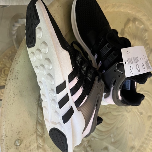 NEW! Adidas - Picture 6 of 7